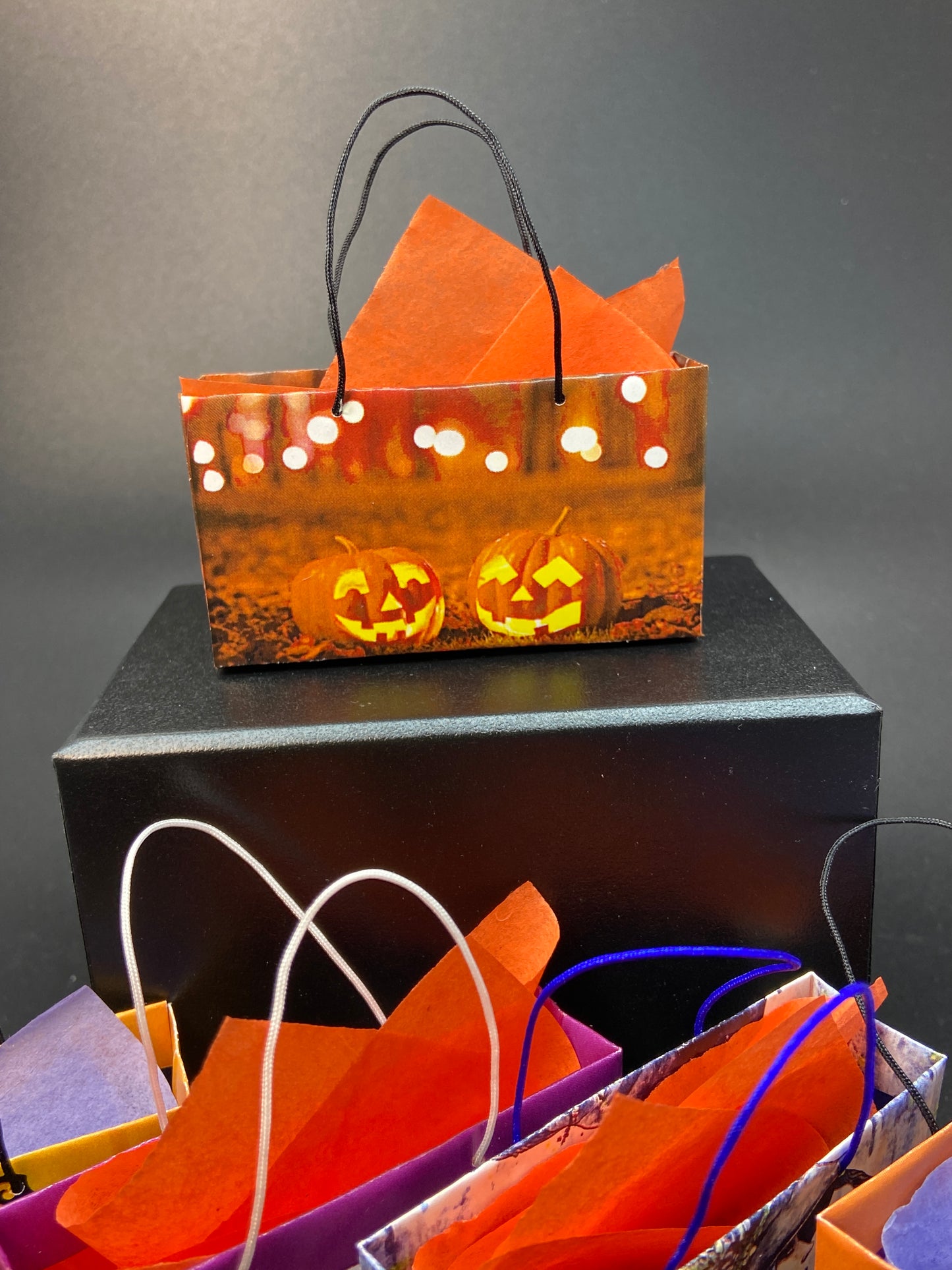 MINIATURE HALLOWEEN SHOPPING BAGS FOR FASHION DOLL