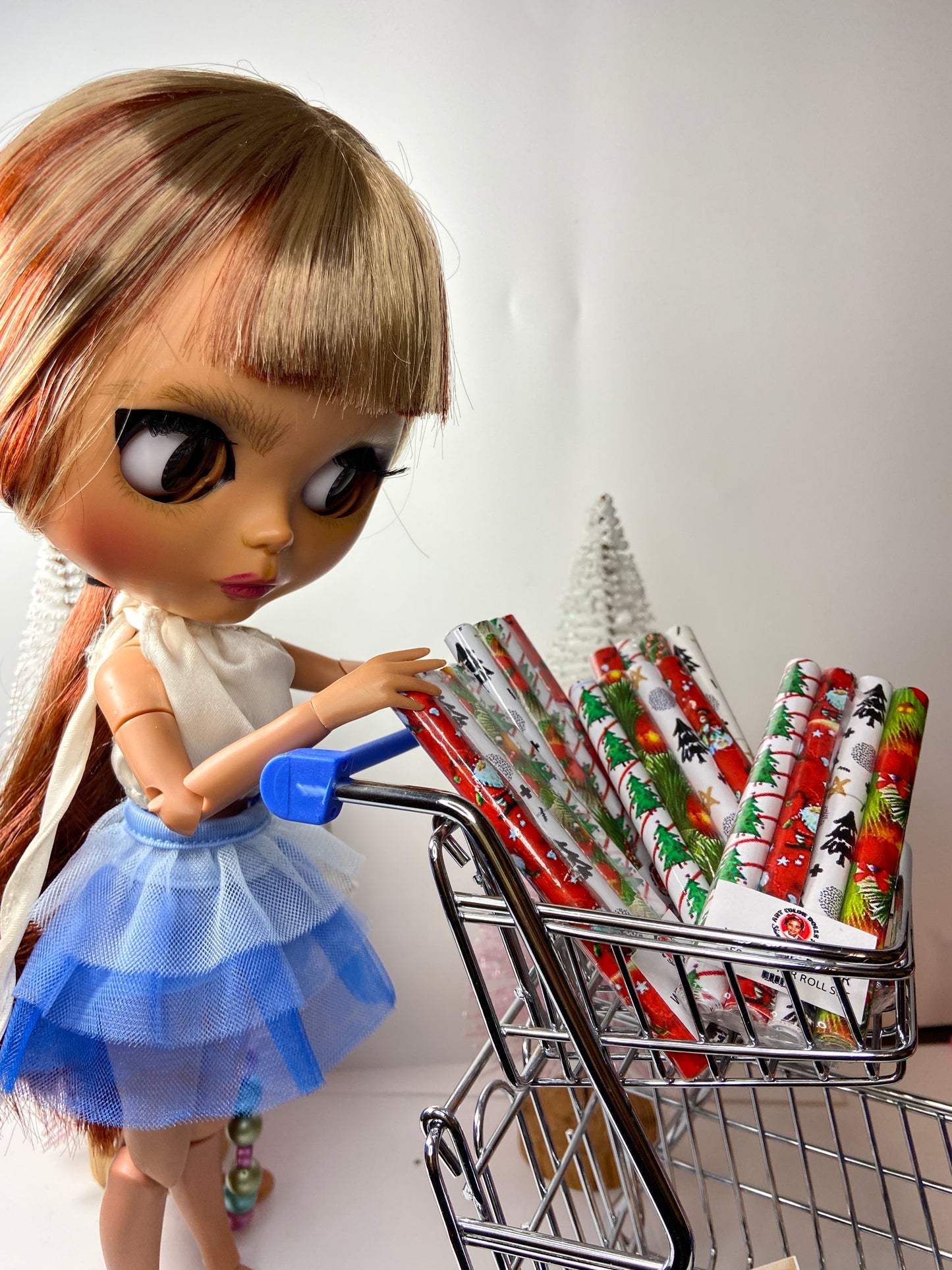 MINIATURE HOLIDAY WRAPPING PAPER FOR FASHION DOLLS