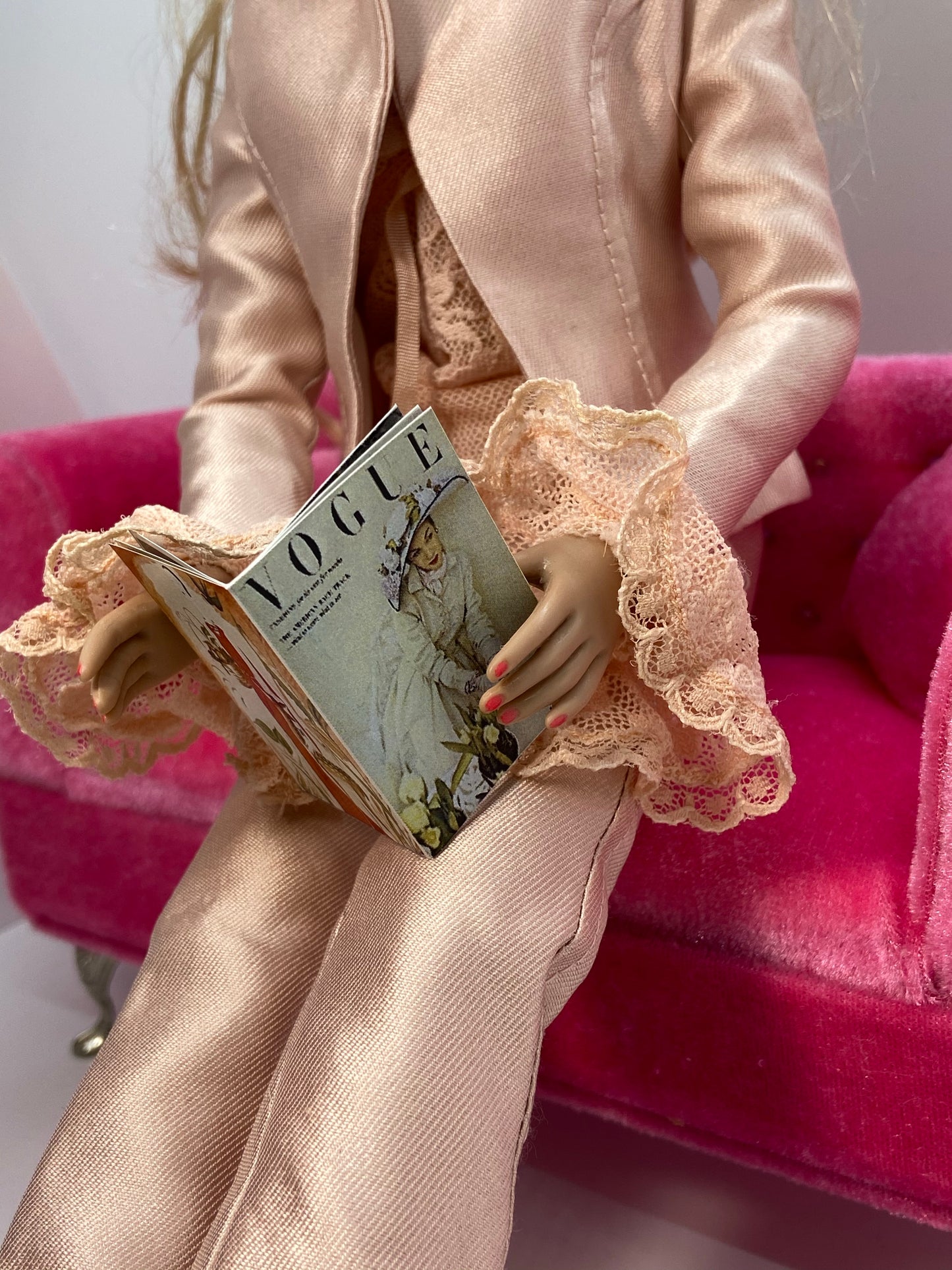SET OF 6 MINIATURE VINTAGE FASHION MAGAZINES I