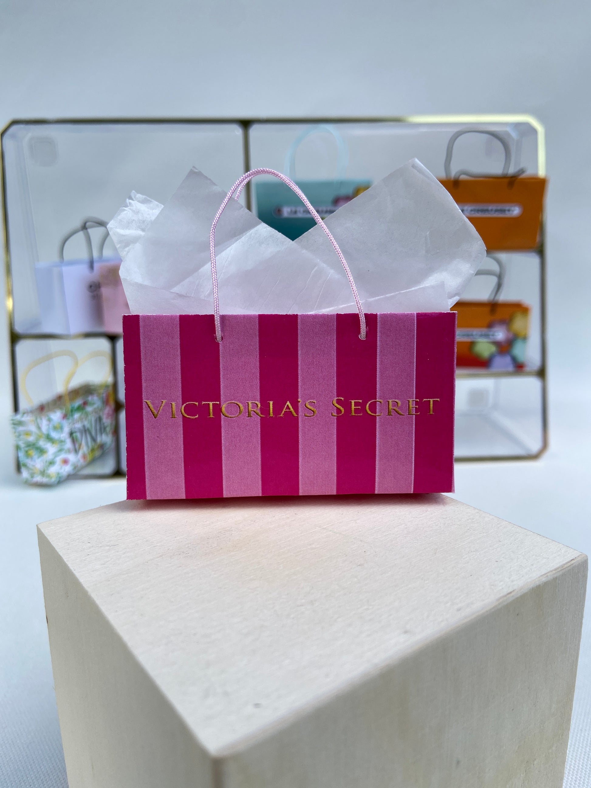 Louis Vuitton Holiday Shopping Gift Including Box, Bag Ribbon And Pouch Sz  Small
